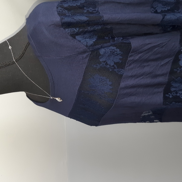 Blue cotton lace top - Picture 2 of 6